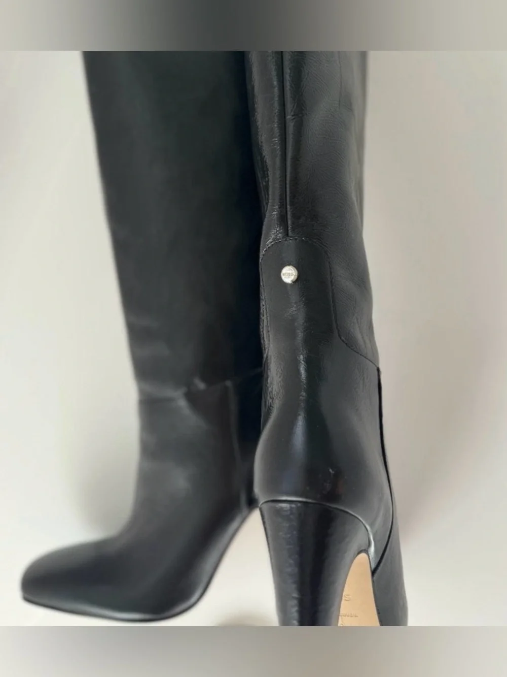 HUGO BOSS Knee-High Glossy Black Leather Heeled Boots - Size 39 - Picture 3 of 8